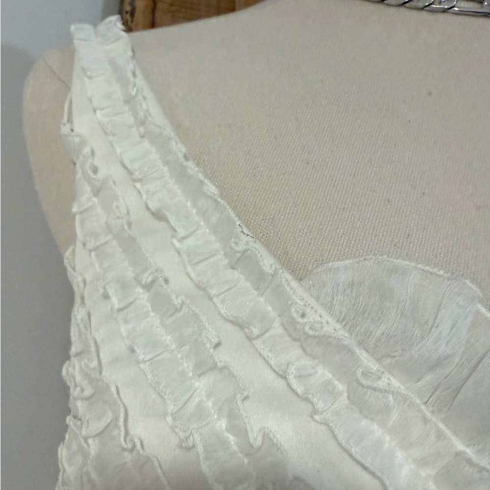 Elegant White Wedding Dress by San Patrick - Picture 3 of 11